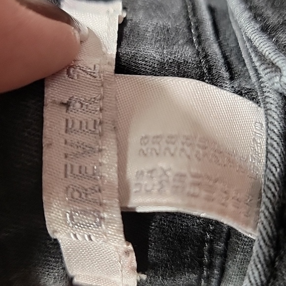 Forever 21 Size 26 or 28 Washed Black Jeans, Skinny Leg, High Waist. EUC. - Picture 8 of 10